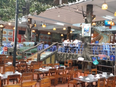 NHÀ HÀNG MƯA RỪNG