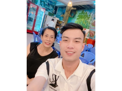 Lẩu Cá Kèo Mưa Rừng vinh hạnh là nơi gặp gỡ vui tươi của nhiều gia đình, bạn bè và các công ty.