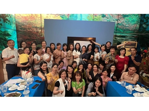 Lẩu Cá Kèo Mưa Rừng vinh hạnh là nơi gặp gỡ vui tươi của nhiều gia đình, bạn bè và các công ty.