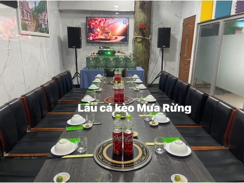 Tiệc tất niên của các bác sĩ và nhà báo.