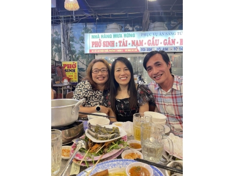 Lẩu Cá Kèo Mưa Rừng vinh hạnh là nơi gặp gỡ vui tươi của nhiều gia đình, bạn bè và các công ty.